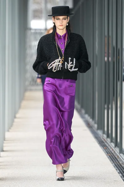 Look 12